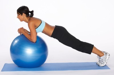 plank-exercises-on-ball